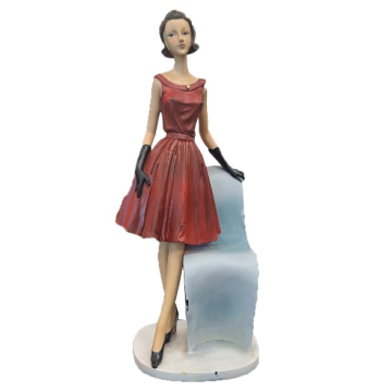 FIGURA žena na stolici